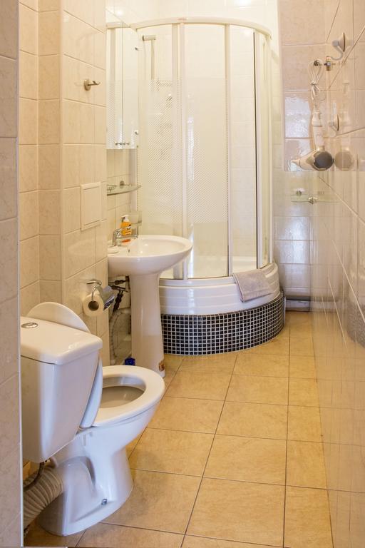 Kyiv Apartment In The City Center On Turgenevskaya Street Kültér fotó
