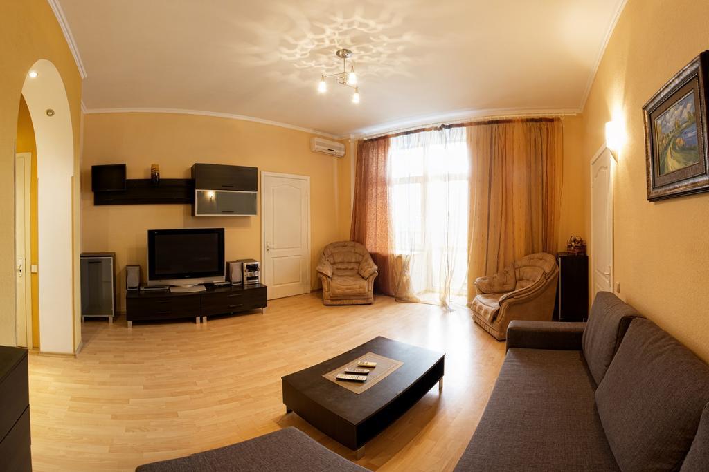 Kyiv Apartment In The City Center On Turgenevskaya Street Kültér fotó